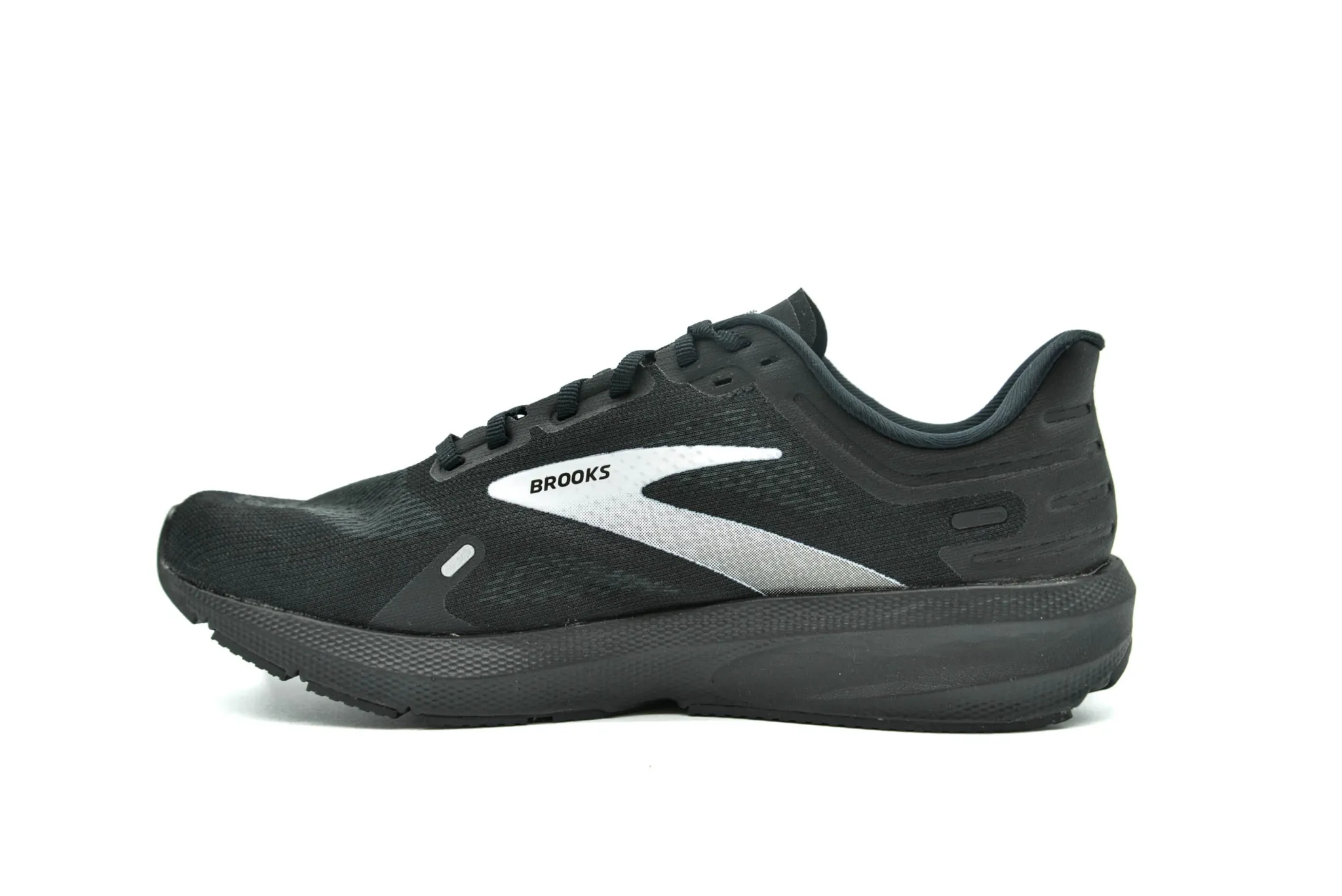 Athletic|BROOKS Launch BLACK