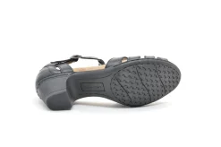 Casual|COBB HILL Abbott Curvy Strap Sandal BLACK