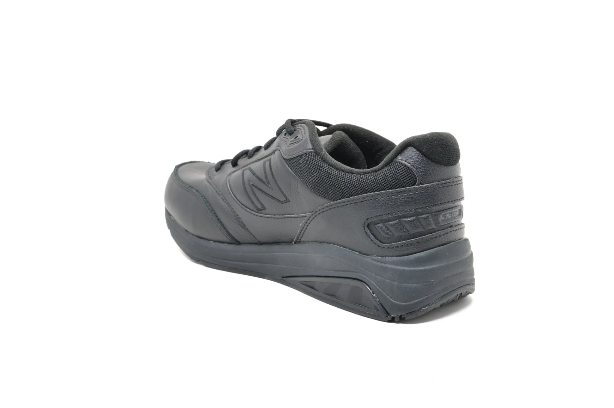 Athletic|NEW BALANCE v BLK