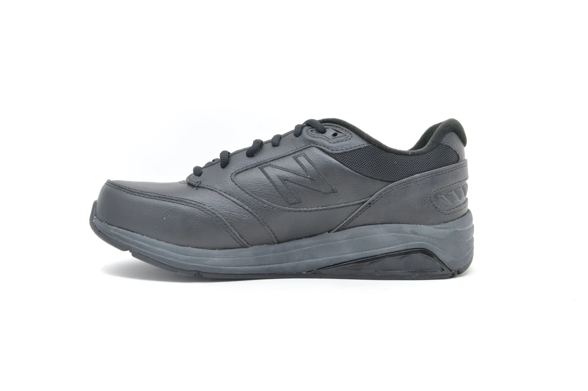 Athletic|NEW BALANCE v BLK