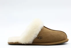Slippers|UGG Scuffette CHSTNT